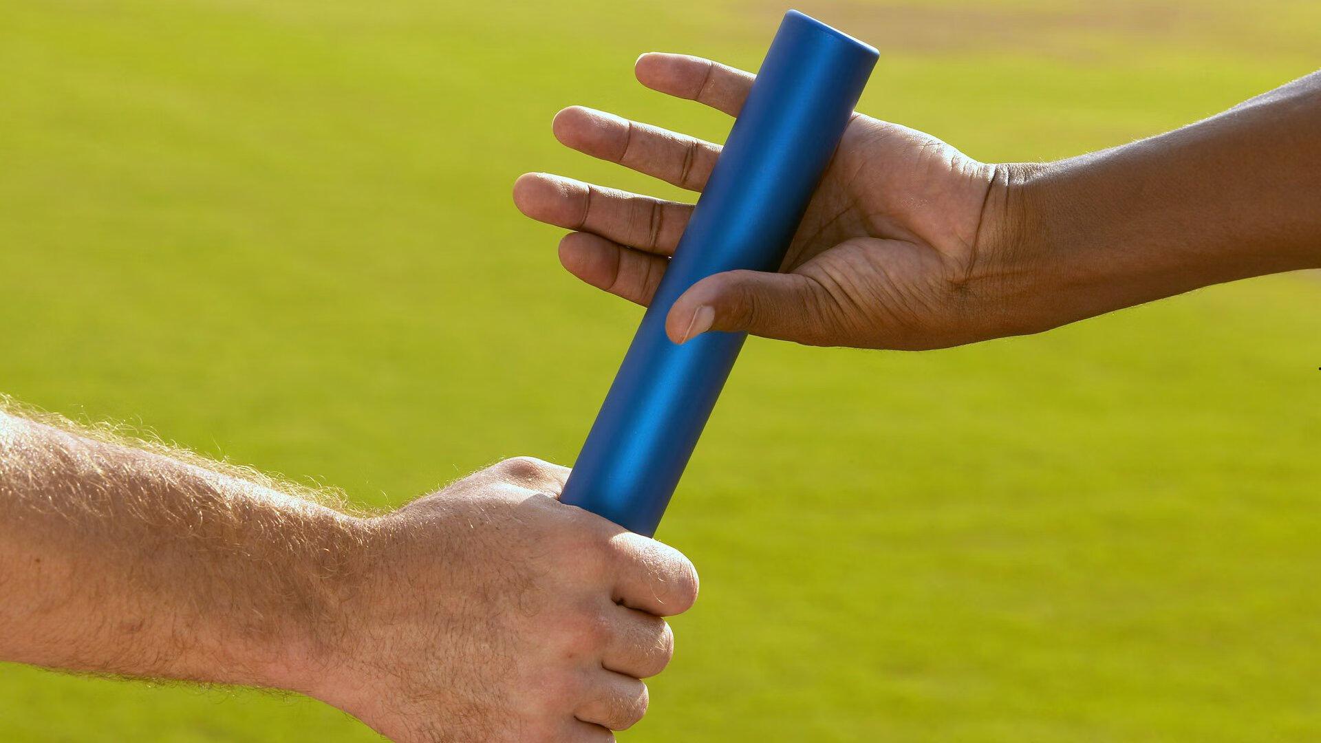 利兹联与莱比锡争夺小法执教权，前阿森纳球星或成英德赛场新焦点