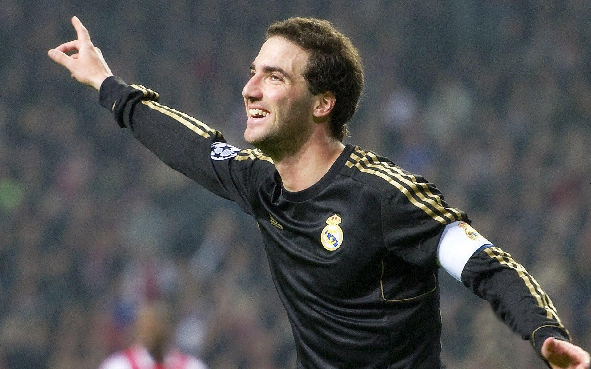 字母哥幻想队友选秀，徒手搏斗大猩猩？点名鸭蛋、阿祖、埃迪与约